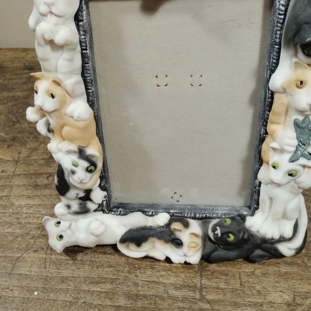 Frame-ology Sculpted Cats Kittens Picture Frame 5x7 Kitschy Decor